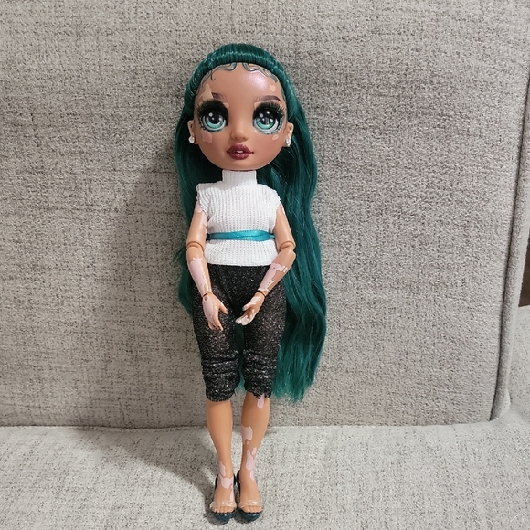 Rare Jewel Richie Rainbow High Emerald Green, Vitiligo Doll. - Picture 1 of 6